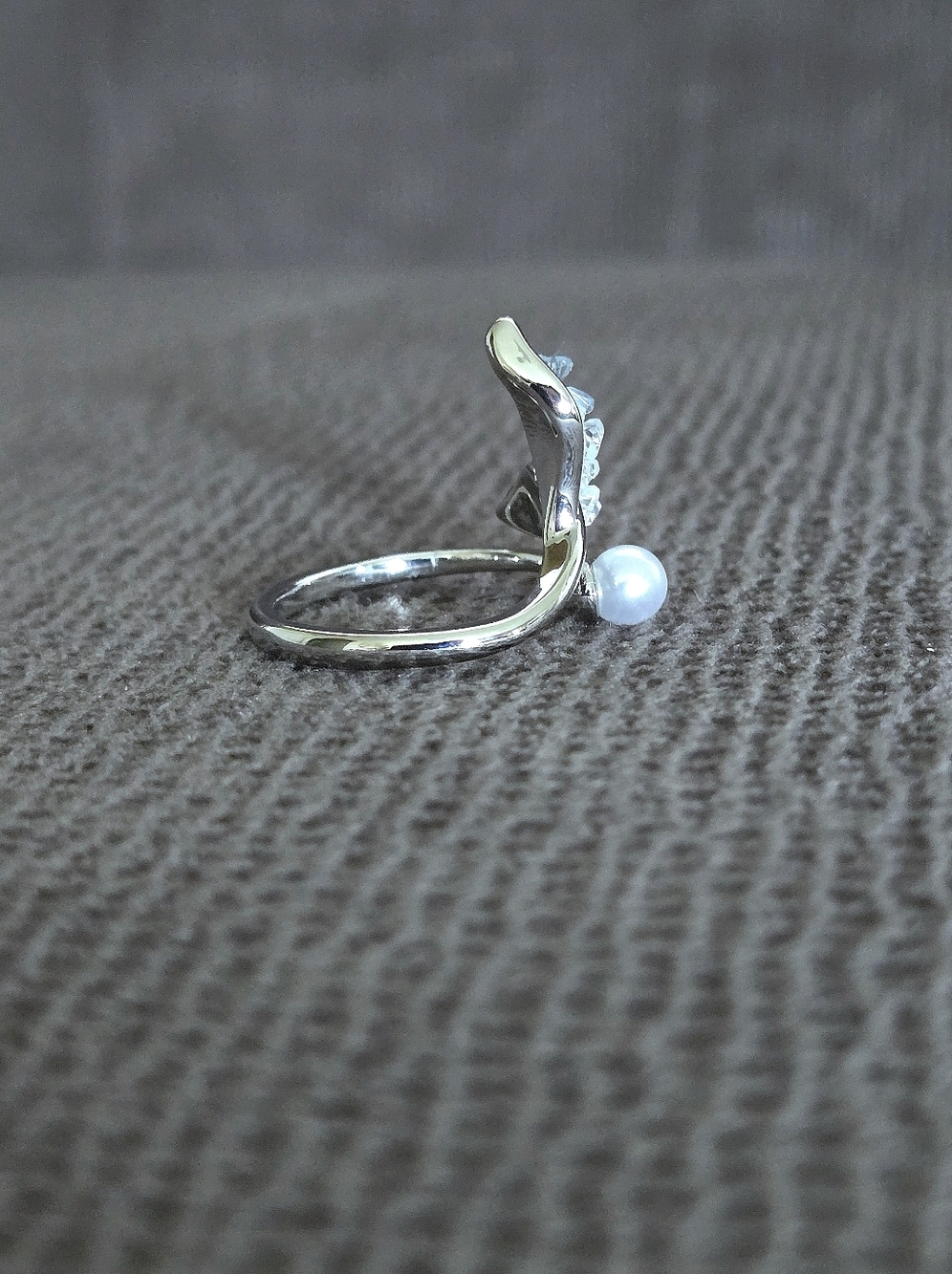 La Meno Druzy Fluke (Whale's🐋 Tail) and Freshwater Pearl Bypass Ring💍 - NIB - Picture 11 of 16